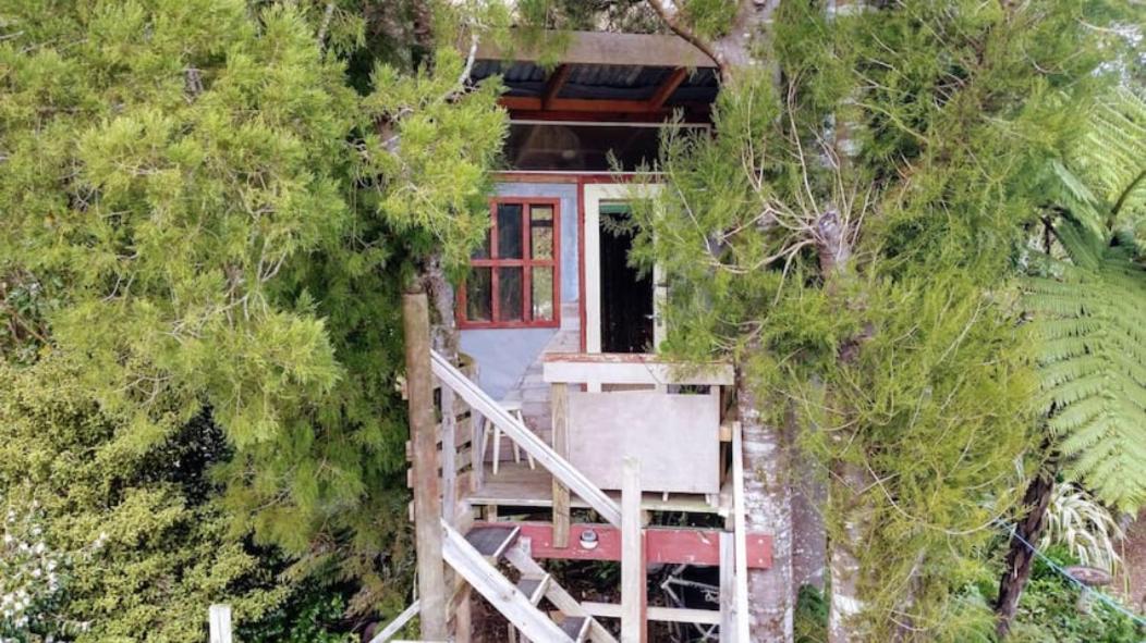 فندق The Treehut At The Rabbithole, Upper Hutt Akatarawa المظهر الخارجي الصورة
